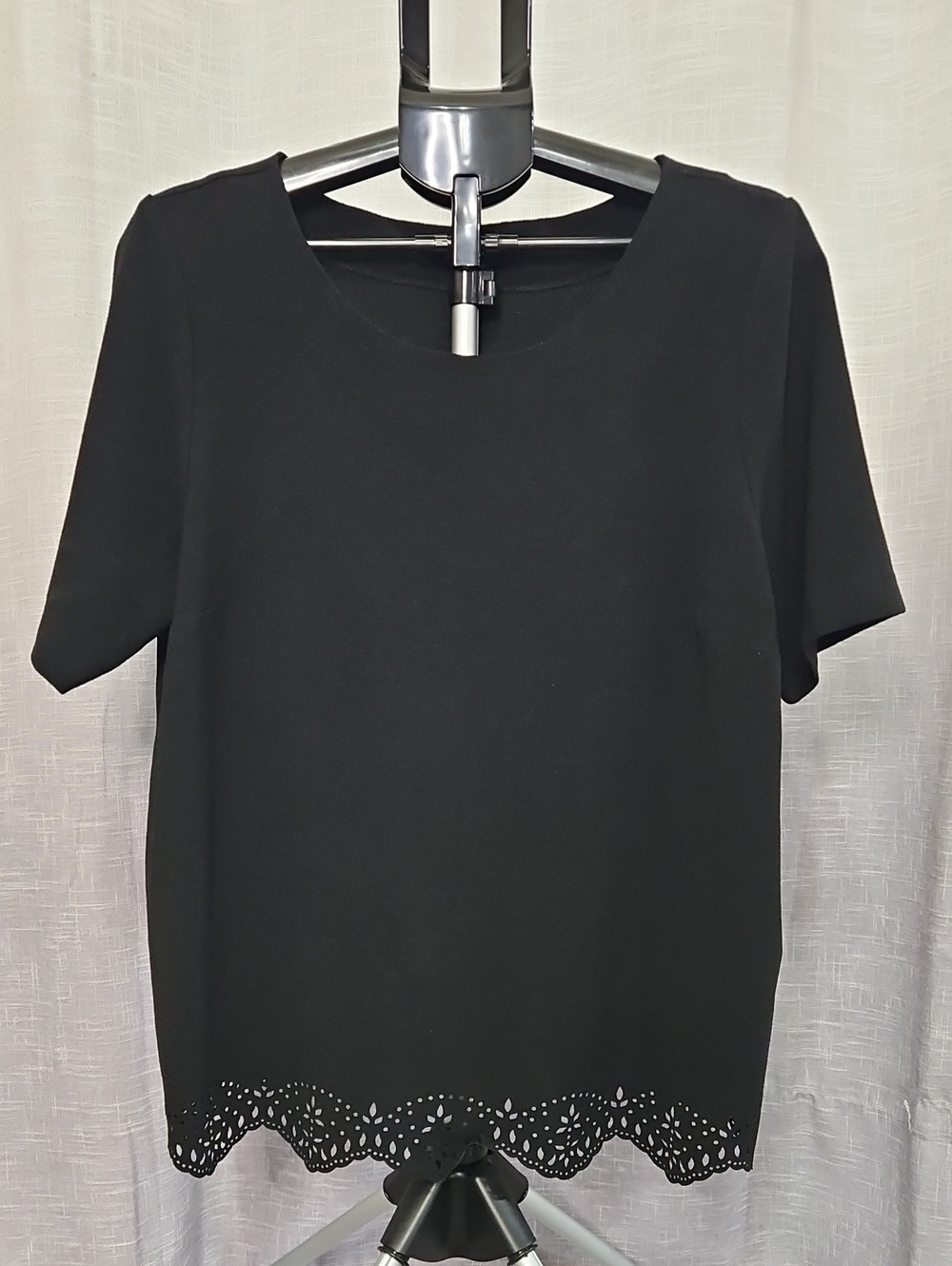 torrid Black Short Sleeve Top with Laser-Cut Scalloped Hem